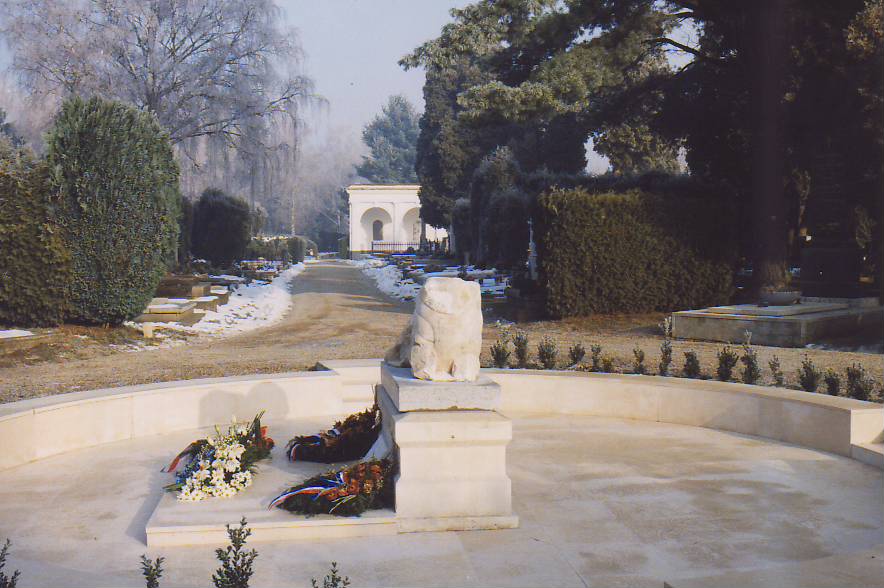 1998_grobnica_Dr_Ivana_Novaka_10002.JPG