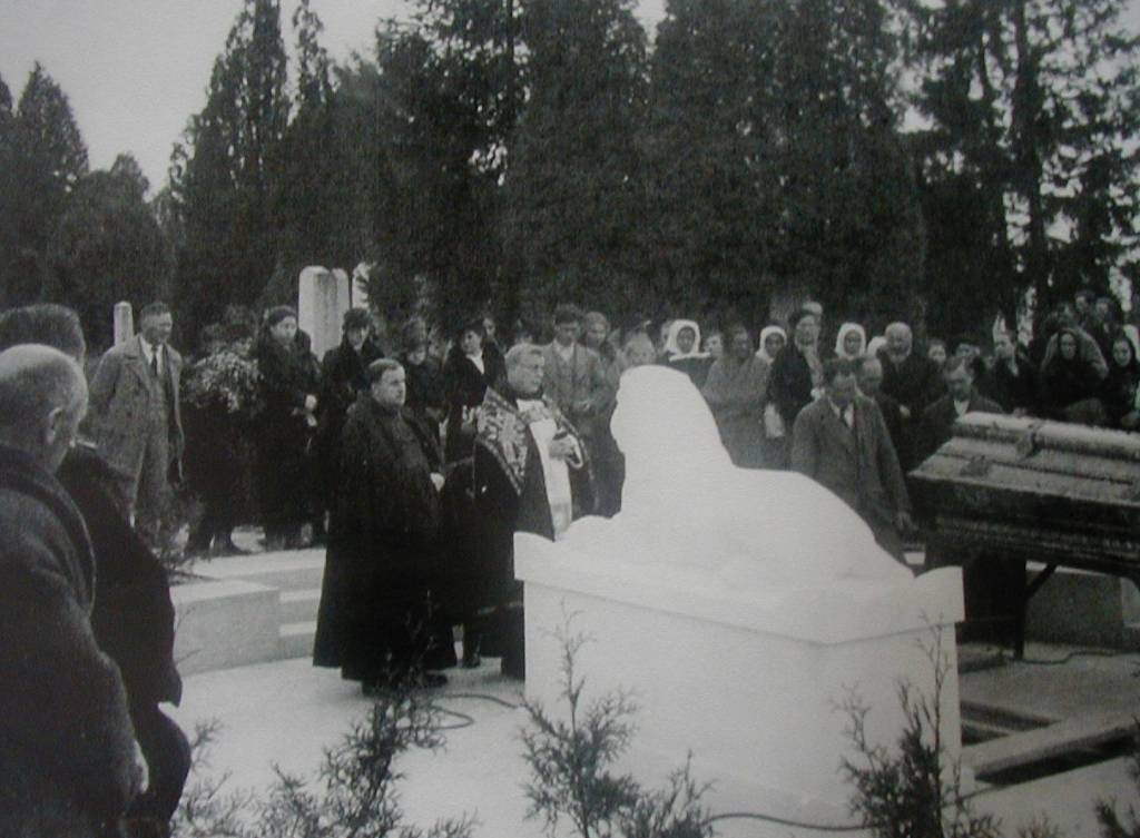 grob_Dr_Ivan_Novak_1935_1.JPG