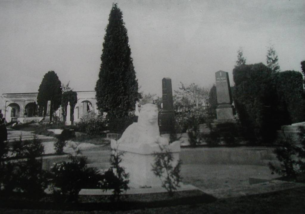 grob_Dr_Ivan_Novak_1935_2.JPG